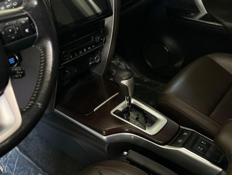 Toyota Hilux SW4 SRX 4x4 2.8 TDI 16V Dies. Aut.