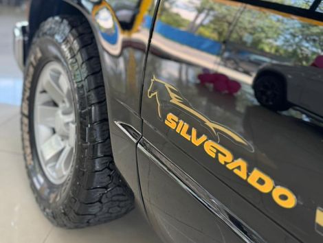 Chevrolet Silverado DLX 4.2 Diesel