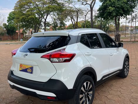 Nissan KICKS SL 1.6 16V FlexStar 5p Aut.