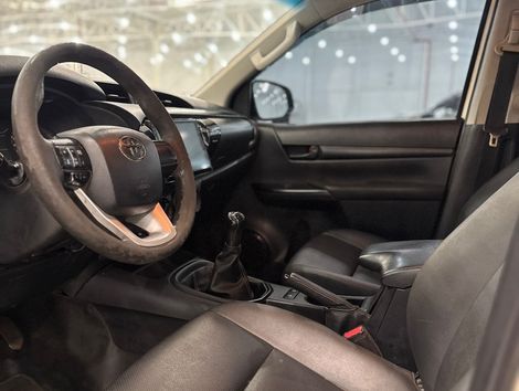 Toyota Hilux CD 4x4 2.8 Diesel Mec.