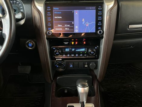 Toyota Hilux CD SRX 4x4 2.8 TDI 16V Diesel Aut.