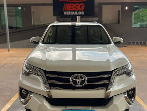 Toyota Hilux CD SRX 4x4 2.8 TDI 16V Diesel Aut.