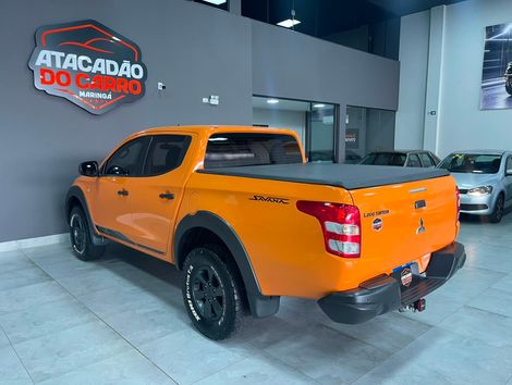 Mitsubishi L200 Triton Savana 2.4 4x4 Die. Aut.