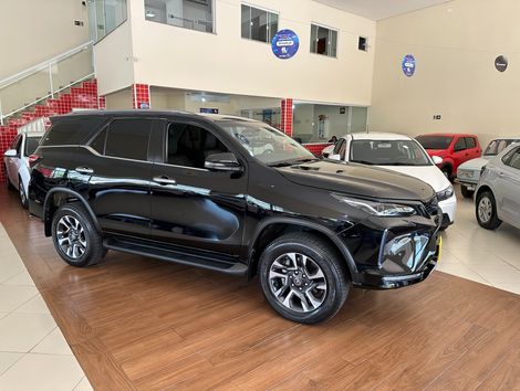 Toyota Hilux SW4 SRX Plat. 4x4 2.8 TB Die. Aut.