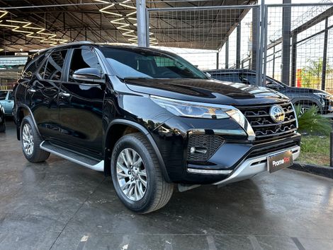 Toyota Hilux SW4 SRX 4x4 2.8 TDI 16V Dies. Aut.