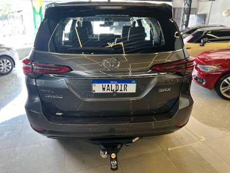 Toyota Hilux SW4 SRX 4x4 2.8 TDI 16V Dies. Aut.