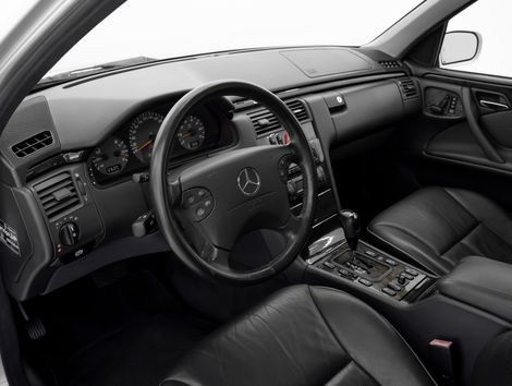 Mercedes E-320 3.2 Elegance