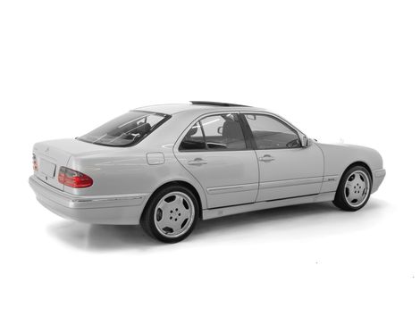 Mercedes E-320 3.2 Elegance