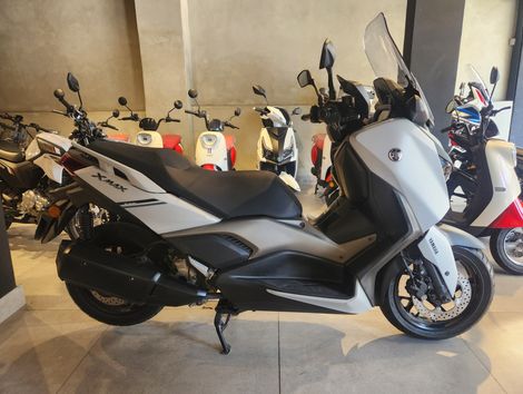  XMAX 250 CONNECT 