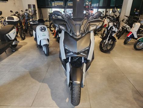  XMAX 250 CONNECT 