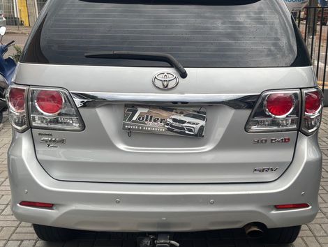 Toyota Hilux SW4 SRV D4-D 4x4 3.0 TDI Dies. Aut