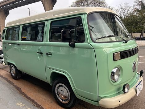 VolksWagen Kombi Standard/ Luxo/ Série Prata