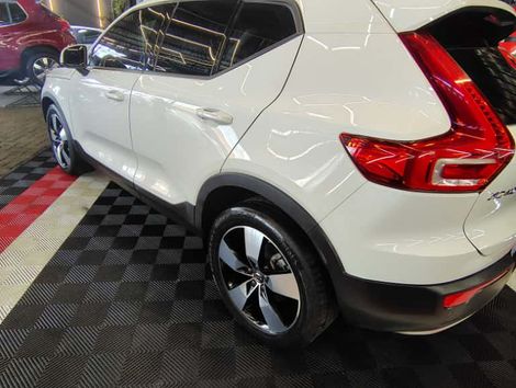 Volvo XC 40 T-5 MOMENTUM 2.0 252cv AWD