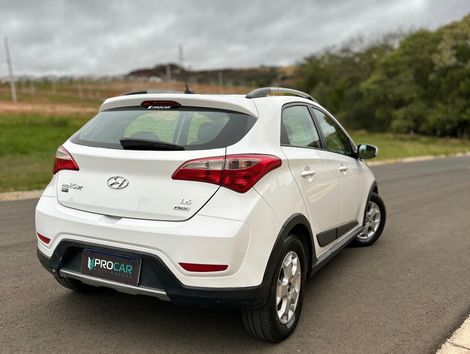 Hyundai HB20X Style 1.6 Flex 16v Mec.