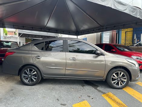 Nissan VERSA SL 1.6 16V FlexStart 4p Aut.