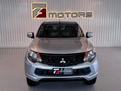 Mitsubishi L200 Tri. Outd. GLX 2.4 CD 4x4 Die. Mec.