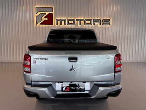 Mitsubishi L200 Tri. Outd. GLX 2.4 CD 4x4 Die. Mec.