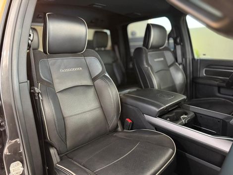 RAM 2500 LARAM. 6.7 NIGHT ED. TB CD 4x4 Die.