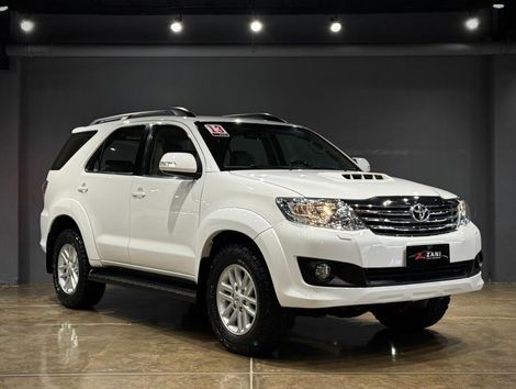 Toyota Hilux SW4 SRV D4-D 4x4 3.0 TDI Dies. Aut