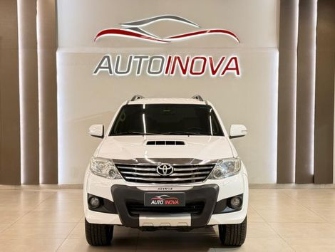 Toyota Hilux SW4 SRV D4-D 4x4 3.0 TDI Dies. Aut