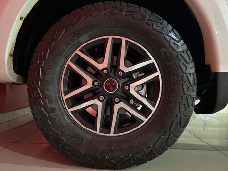 Mitsubishi L200 Tri. Outd. GLX 2.4 CD 4x4 Die. Mec.