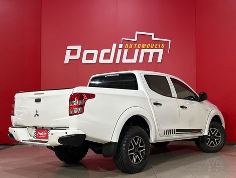 Mitsubishi L200 Tri. Outd. GLX 2.4 CD 4x4 Die. Mec.