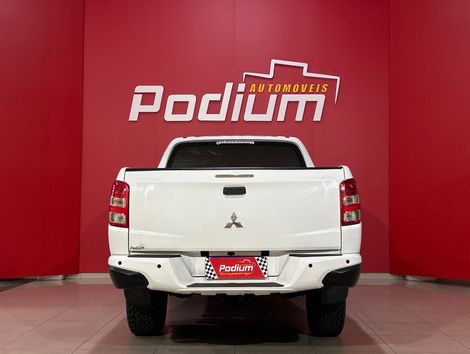 Mitsubishi L200 Tri. Outd. GLX 2.4 CD 4x4 Die. Mec.