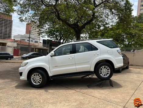 Toyota Hilux SW4 SR 4x2 2.7/ 2.7 Flex 16V Aut.