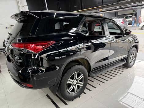 Toyota Hilux SW4 SRV 4x2 2.7 Flex 16V Aut.