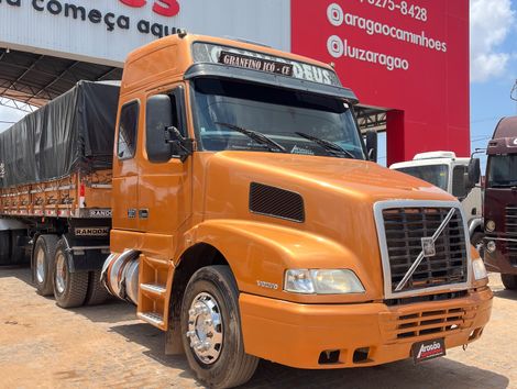 VOLVO NH-12 380 4x2 2p (diesel)