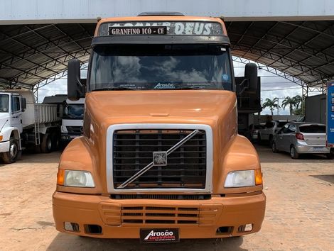 VOLVO NH-12 380 4x2 2p (diesel)