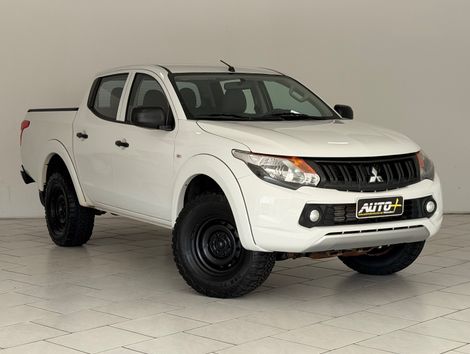 Mitsubishi L200 Tri. Outd. GLX 2.4 CD 4x4 Die. Mec.