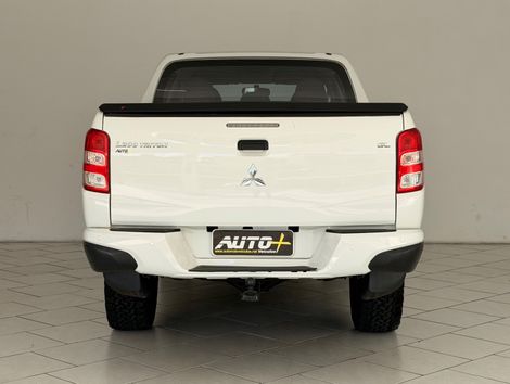 Mitsubishi L200 Tri. Outd. GLX 2.4 CD 4x4 Die. Mec.