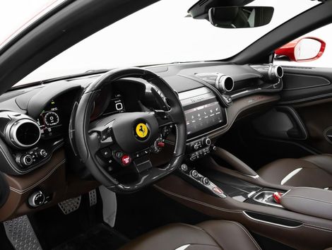 Ferrari GTC4 LUSSO T V8 610cv