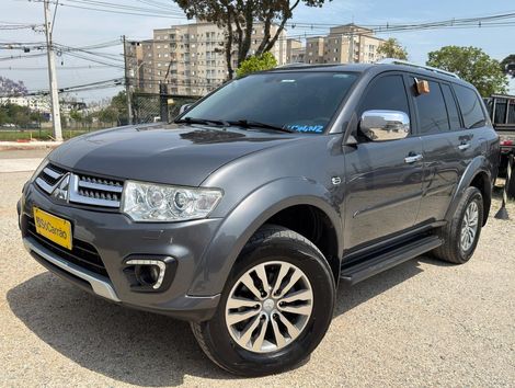 Mitsubishi Pajero HPE 3.2 4x4 T.I. Dies. 5p Aut.