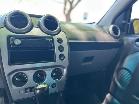 Ford Fiesta Sed. 1.6 8V Flex 4p