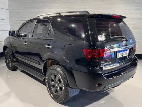 Toyota Hilux SW4 SRV D4-D 4x4 3.0 TDI Dies. Aut