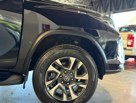 Toyota Hilux SW4 Diamond 2.8 TB 4x4 Die. Aut.