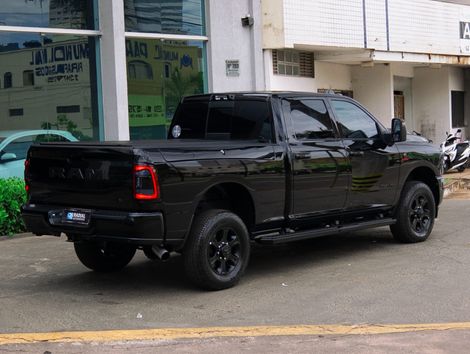 RAM 2500 LARAM. 6.7 NIGHT ED. TB CD 4x4 Die.