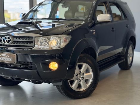 Toyota Hilux SW4 SRV D4-D 4x4 3.0 TDI Dies. Aut