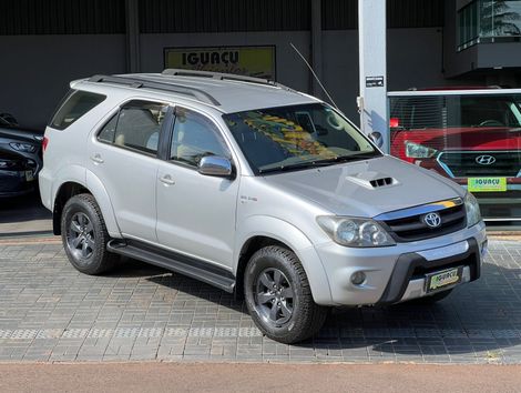 Toyota Hilux SW4 SRV D4-D 4x4 3.0 TDI Dies. Aut