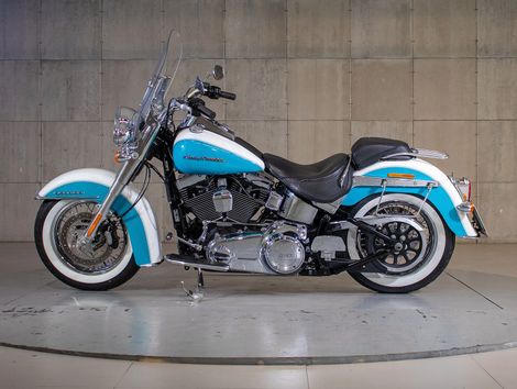Harley SOFTAIL DELUXE  FLSTN