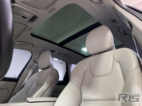 Volvo XC 60 T-8 MOMENTUM 2.0 (Híbrido)