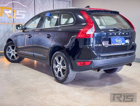Volvo XC 60 T-8 MOMENTUM 2.0 (Híbrido)