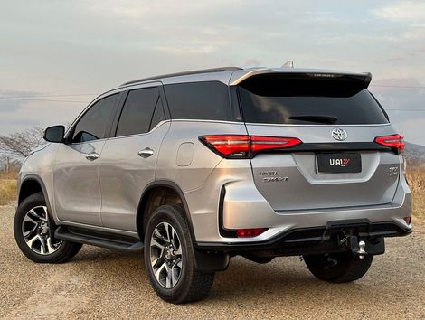 Toyota Hilux CD SRX Plus 4x4 2.8 TDI Die. Aut.