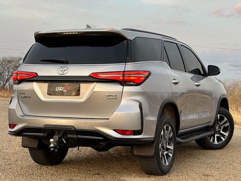 Toyota Hilux CD SRX Plus 4x4 2.8 TDI Die. Aut.