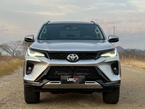 Toyota Hilux CD SRX Plus 4x4 2.8 TDI Die. Aut.