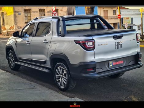 Fiat Strada Volcano 1.3 Flex 8V CD