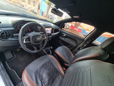 Fiat Strada Volcano 1.3 Flex 8V CD