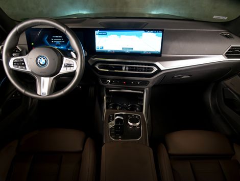 BMW 330e M Sport 2.0 Turbo Aut. (Híbrido)